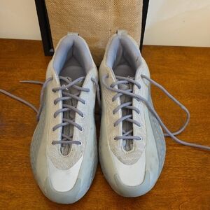 Stylish Gray Sneakers for Men